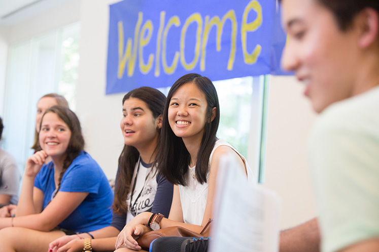 New students attend informational sessions about college life