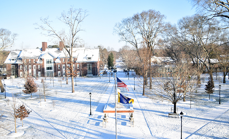 Students enjoy a snow day at Oxford College.