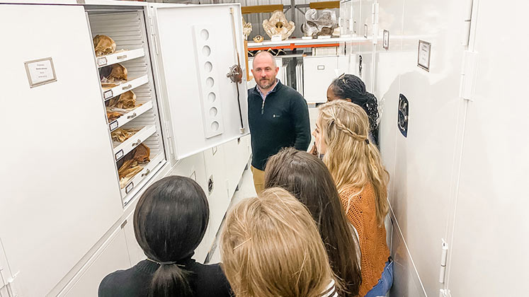 Oxford students, alumni, and faculty on a recent trip to the Smithsonian Institute.