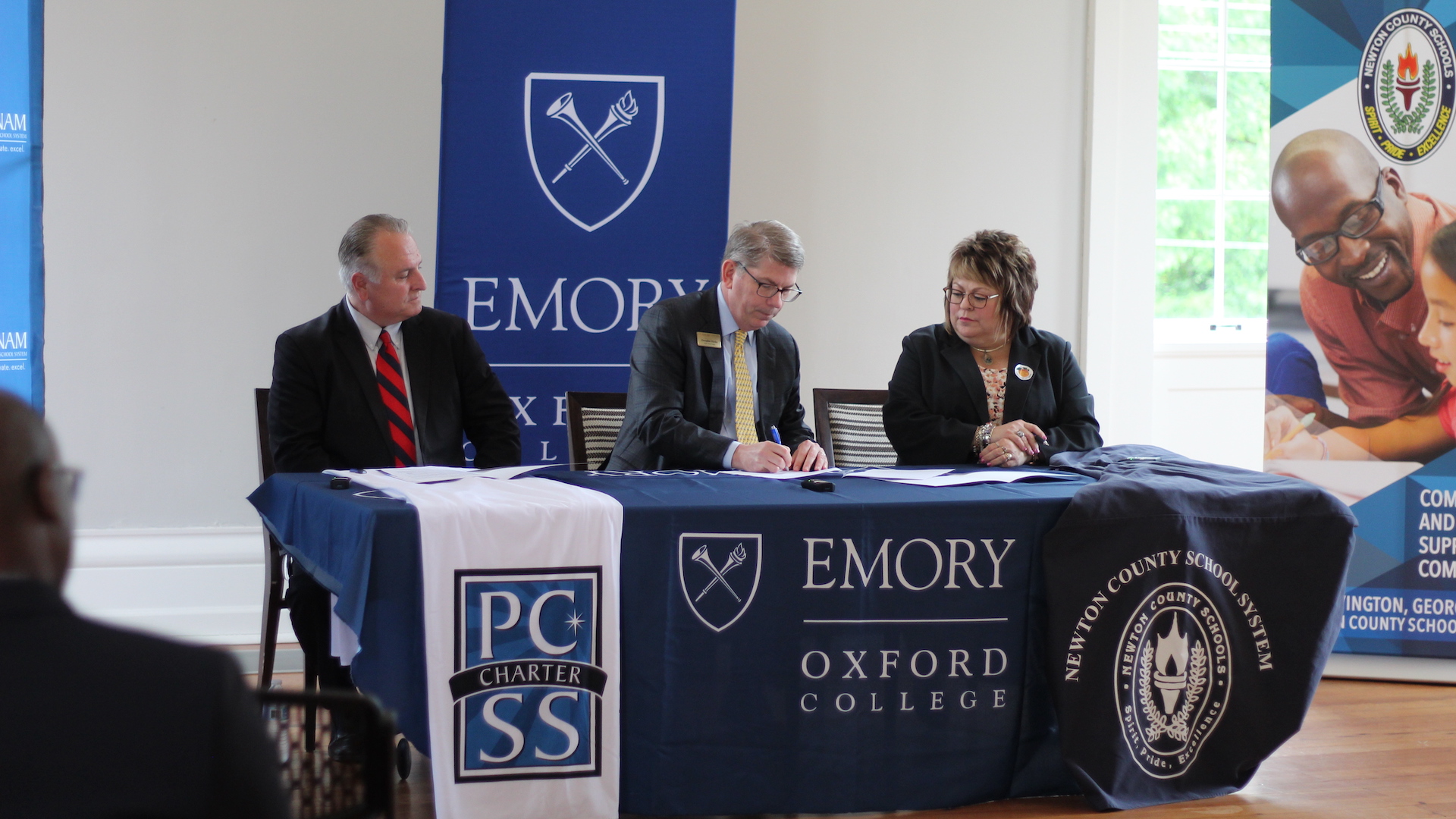 Oxford MOU signing with Newton and Putnam CountiesPhoto by Alex Minovici