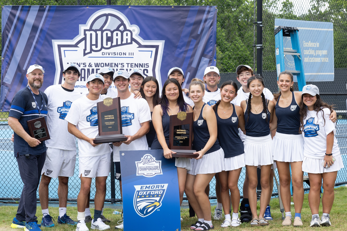 Oxford College men's and women's tennis teams with Coach Bennett