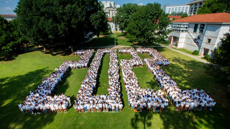 Emory University's Class of 2022, including students from both Emory College and Oxford College, pose together on the quadrangle on Sunday, Aug. 26.